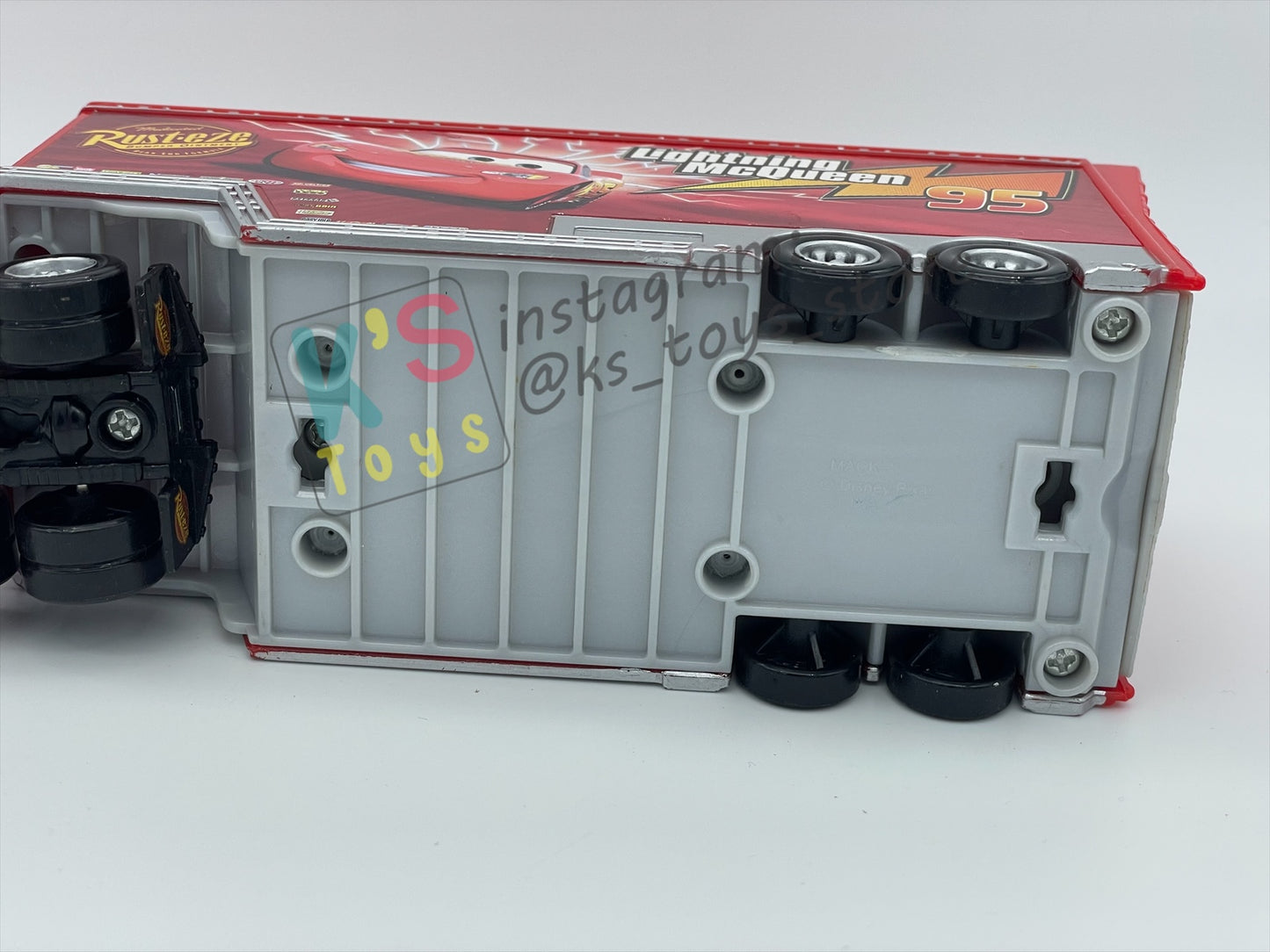 PRE-OWNED / LOOSE HAULER DISNEY PIXAR CARS BY MATTEL, MACK HAULER,  IN NEAR MINT CONDITION - PLEASE READ DESCRIPTION!!!!!!!!!!