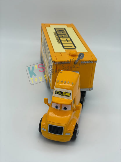 PRE-OWNED / LOOSE HAULER DISNEY PIXAR CARS BY MATTEL, MANNY / OCTANE GAIN HAULER,  IN NEAR MINT CONDITION - PLEASE READ DESCRIPTION!!!!!!!!!!