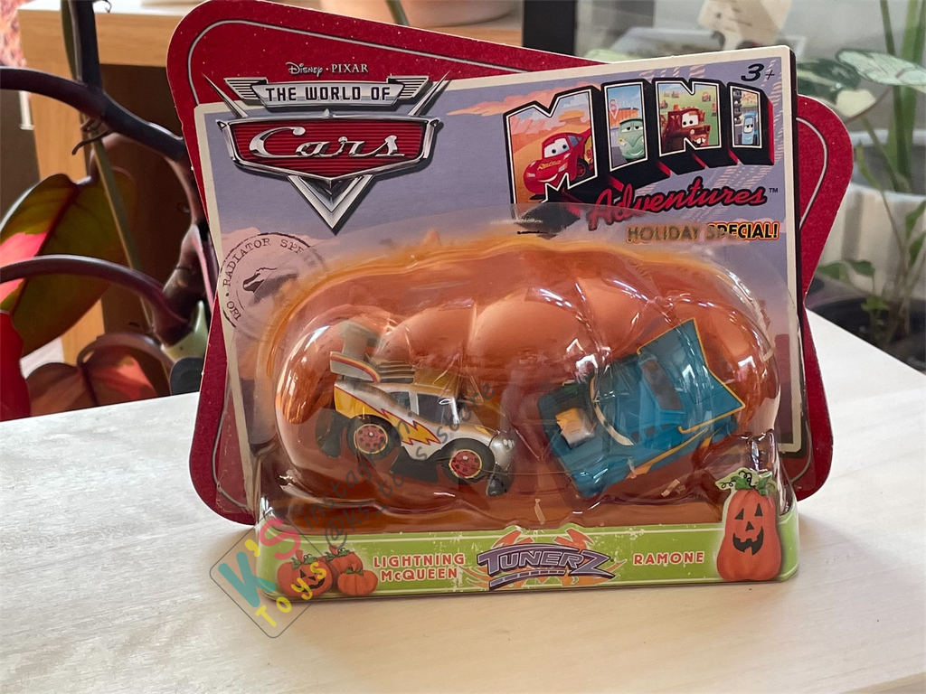 Mini Adventures Special Holiday 2 pack, Disney Pixar Cars - Lightning McQueen and Ramone - Tunerz - BNIP