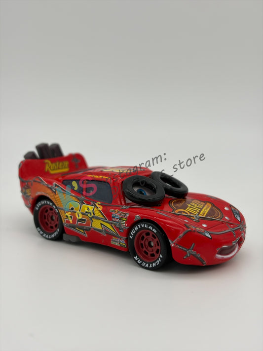 PRE-OWNED / LOOSE DISNEY PIXAR CARS - "SPINOUT LIGHTNING MCQUEEN" THE WORLD OF CARS SERIES - GOOD CONDITION - READ DESCRIPTION!!!!!!