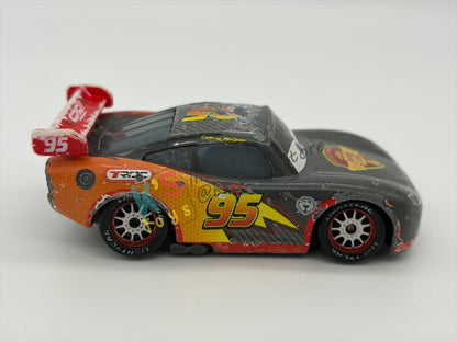FREE ITEM!!!!! LOOSE DISNEY PIXAR CARS - "CARBON RACERS LIGHTNING MCQUEEN" CARBON RACER SERIES - WELL LOVED/PLAYED CONDITION