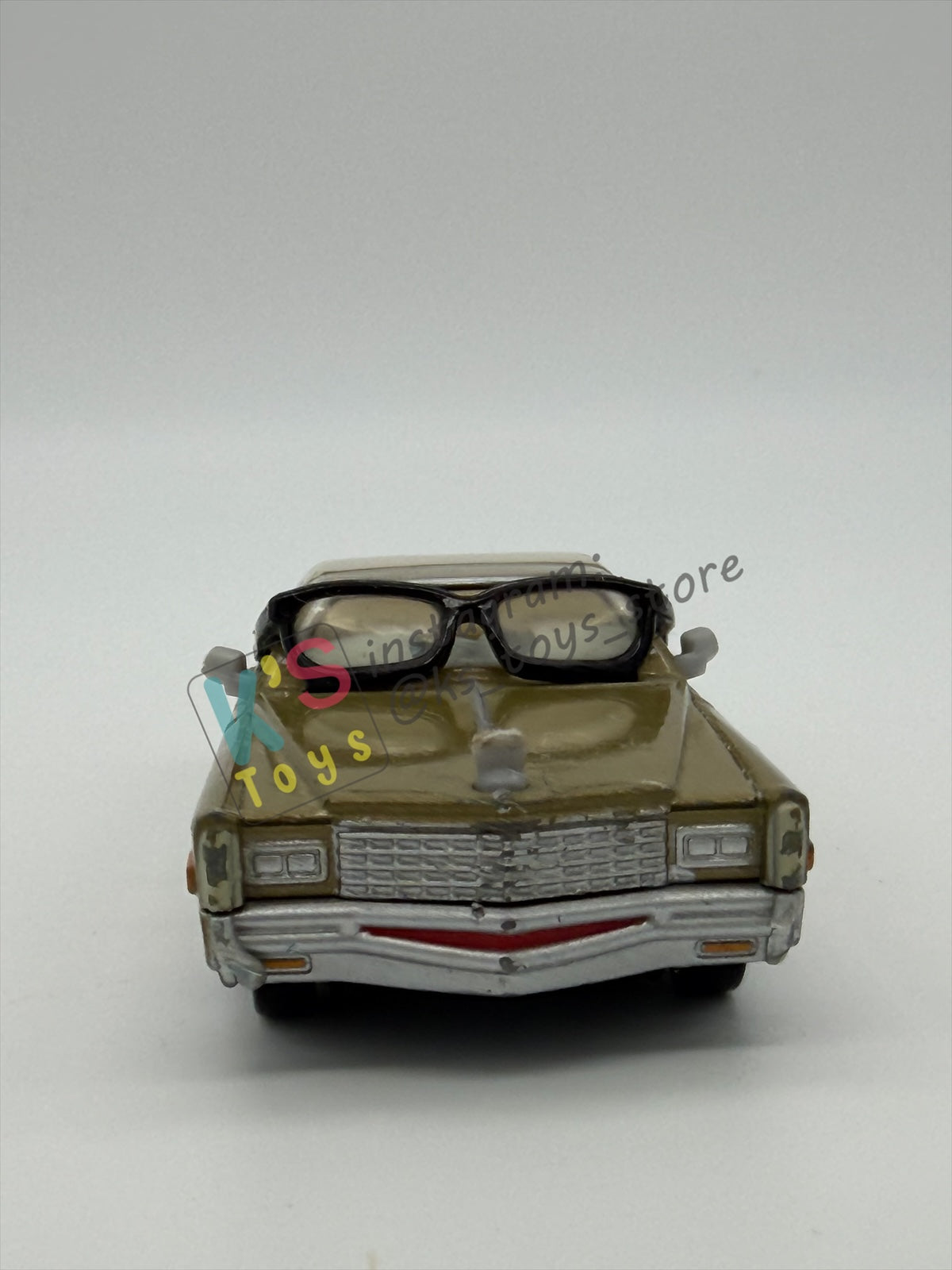 PRE-OWNED / LOOSE DISNEY PIXAR CARS - "MEL DORADO" CARS 2 SERIES - GOOD CONDITION - READ DESCRIPTION!!!!!!!!!!