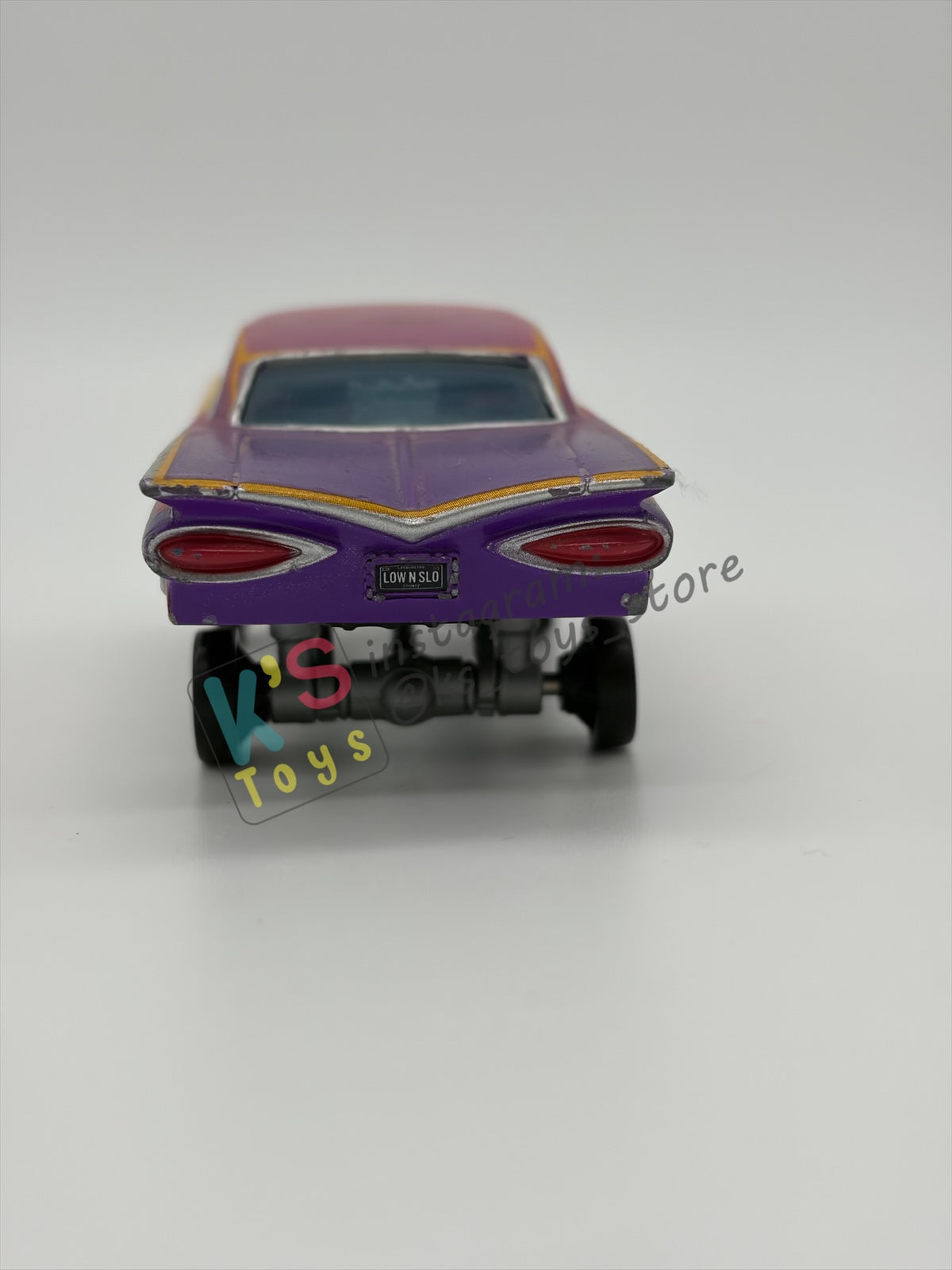 PRE-OWNED / LOOSE DISNEY PIXAR CARS BY MATTEL, "HYDRAULIC RADIATOR SPRINGS RAMONE" - CARS 2 RS RACE 7 PACK SERIES - GOOD CONDITION - READ DESCRIPTION!!!!!!!!!!!