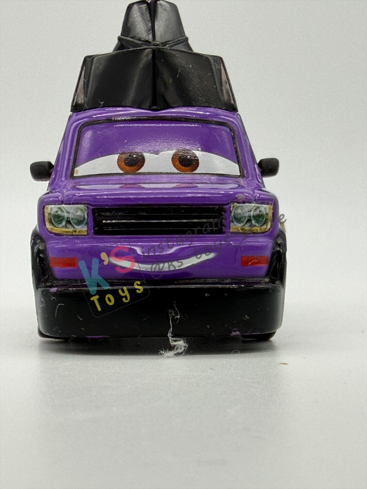PRE-OWNED / LOOSE DISNEY PIXAR CARS BY MATTEL - "KIMURA KAIZO" CARS 2 SERIES - MISSING GUNBAI FAN IN GOOD CONDITION - READ DESCRIPTION!!!!!!!!!!