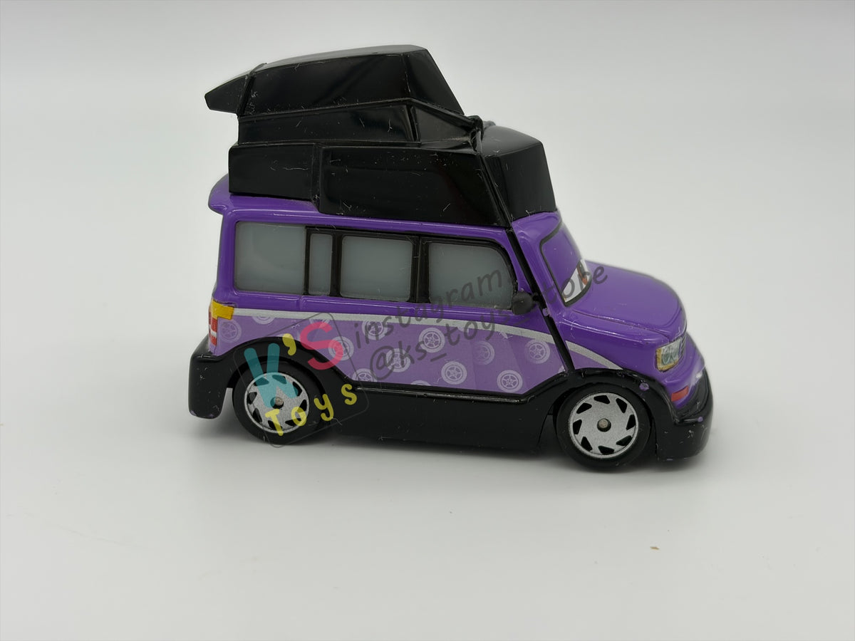 PRE-OWNED / LOOSE DISNEY PIXAR CARS BY MATTEL - "KIMURA KAIZO" CARS 2 SERIES - MISSING GUNBAI FAN IN GOOD CONDITION - READ DESCRIPTION!!!!!!!!!!
