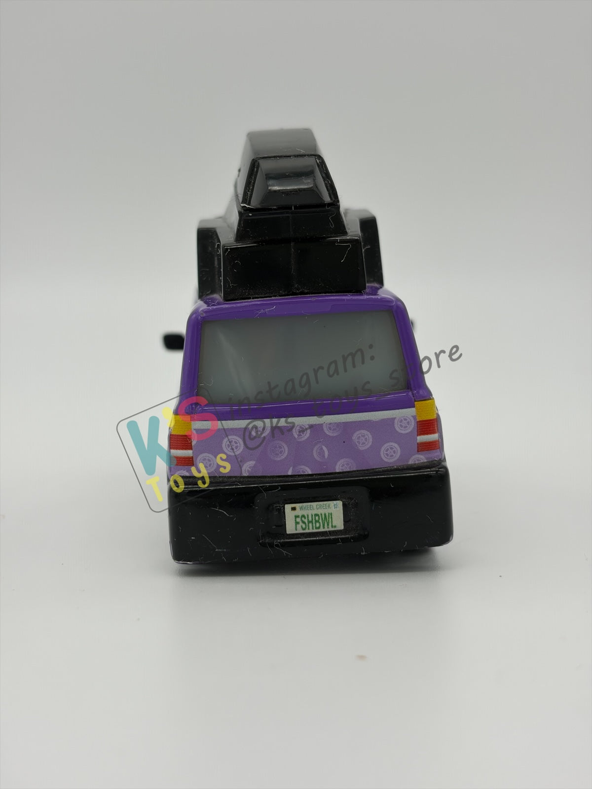 PRE-OWNED / LOOSE DISNEY PIXAR CARS BY MATTEL - "KIMURA KAIZO" CARS 2 SERIES - MISSING GUNBAI FAN IN GOOD CONDITION - READ DESCRIPTION!!!!!!!!!!