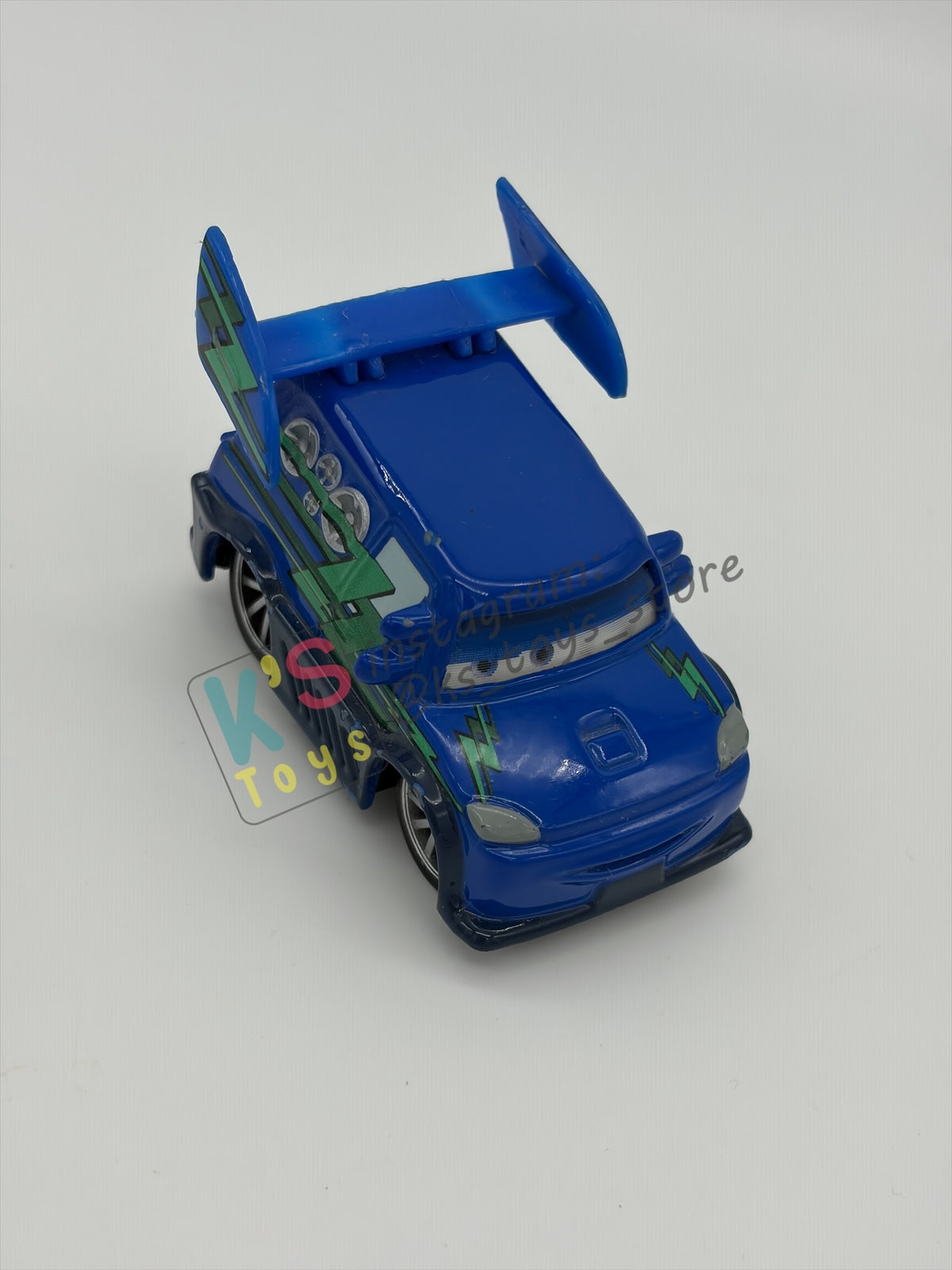 PRE-OWNED / LOOSE DISNEY PIXAR CARS BY MATTEL - DJ LENTICULAR V2 - NEAR MINT CONDITION - READ DESCRIPTION!!!!!!!!!!!