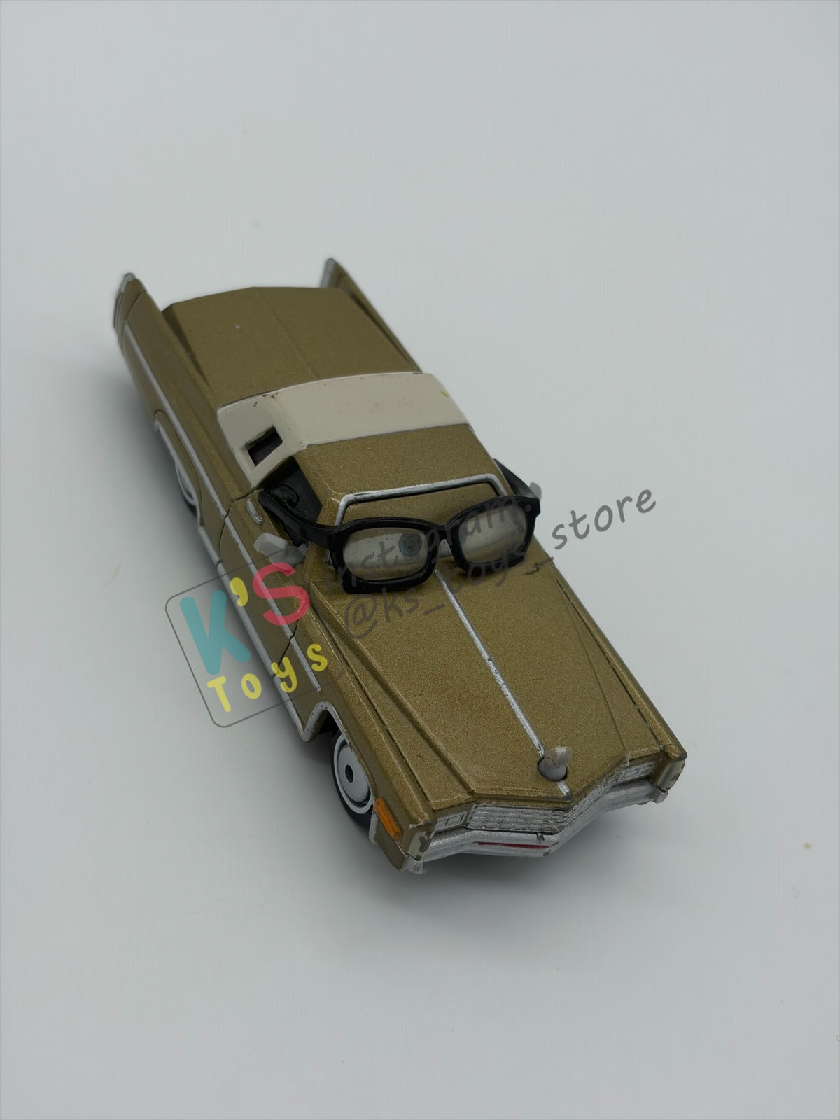 PRE-OWNED / LOOSE DISNEY PIXAR CARS - "MEL DORADO" CARS 2 SERIES - GOOD CONDITION - READ DESCRIPTION!!!!!!!!!!
