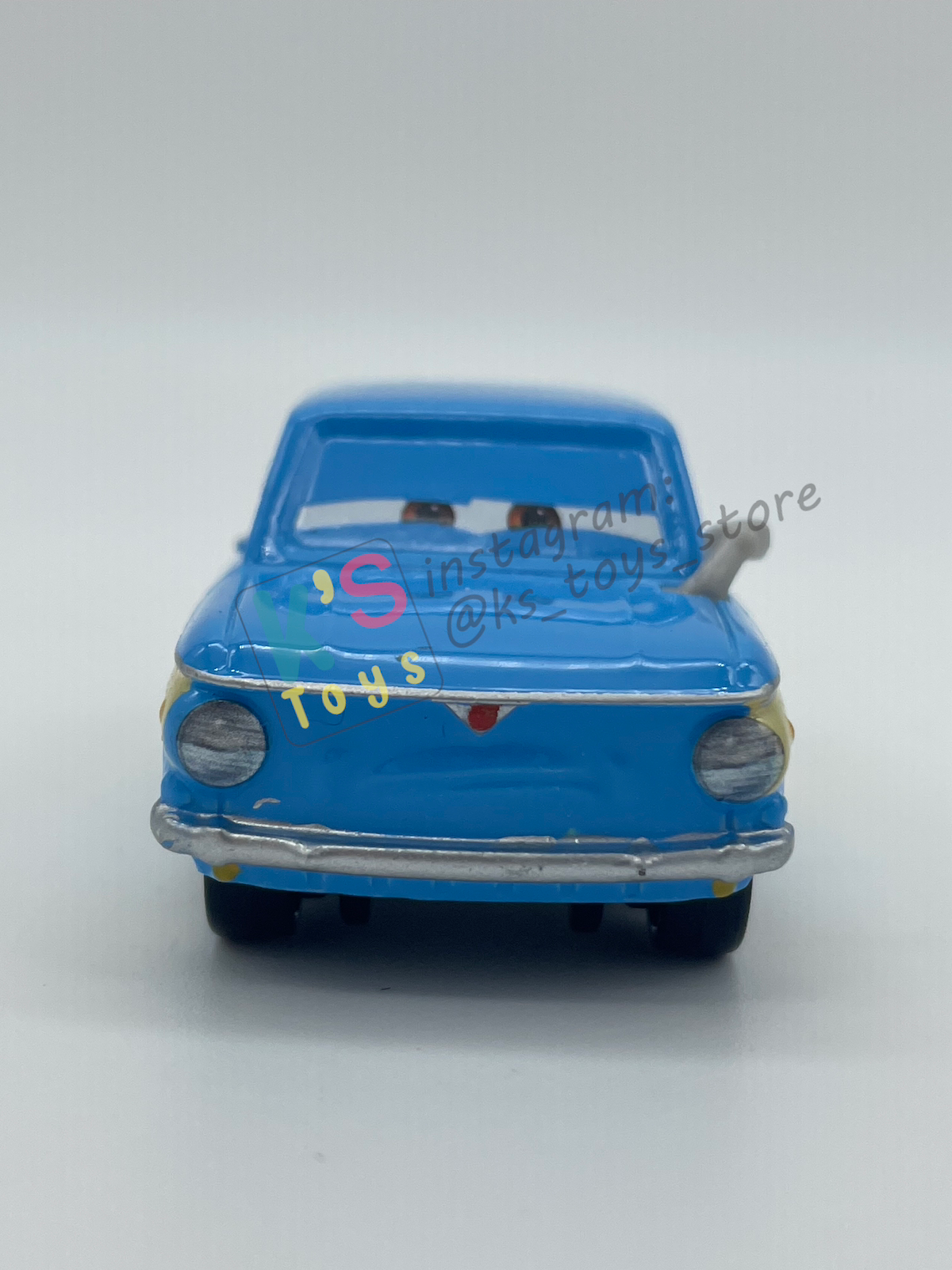PRE-OWNED / LOOSE DISNEY PIXAR CARS 1:55 BY MATTEL - "VLADIMIR TRUNKOV WITH CAR BOOT" CARS 2 LONDON CHASE SERIES - NEAR MINT CONDITION