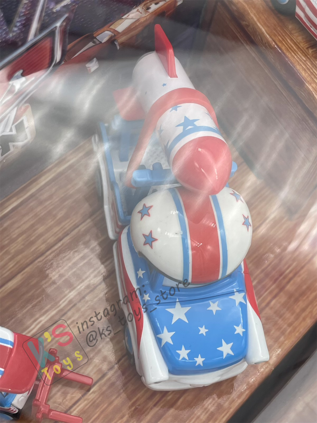 DISNEY PIXAR CARS - CARS TOON MATER THE GREATER 4-PACK GIFT SET - LUG, ROCKET MATER, MATER FAN MIA, MATER FAN TIA - BNIB