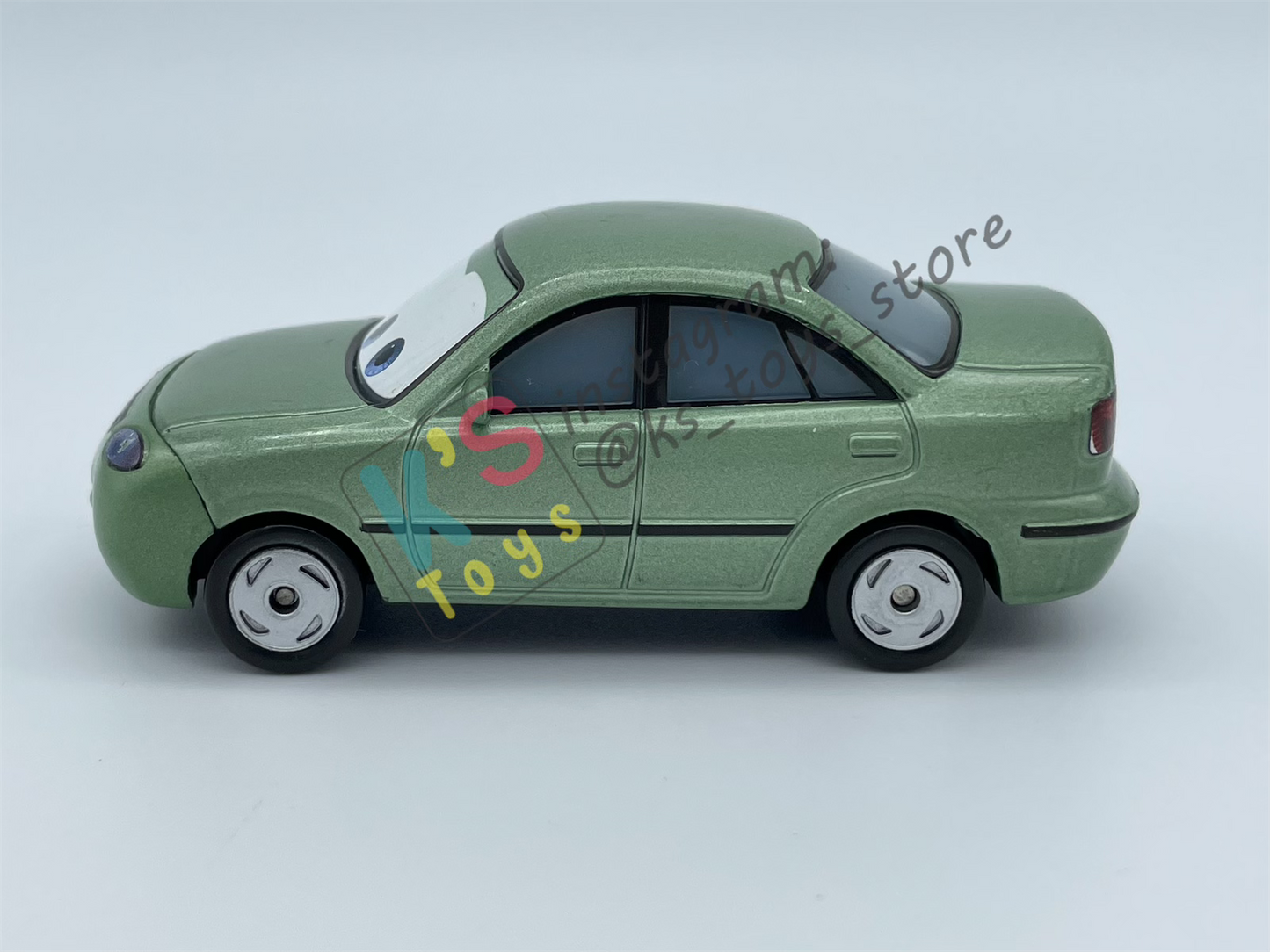 PRE-OWNED / LOOSE DISNEY PIXAR CARS - "VALERIE VEATE" FINAL LAP - EXCELLENT CONDITION