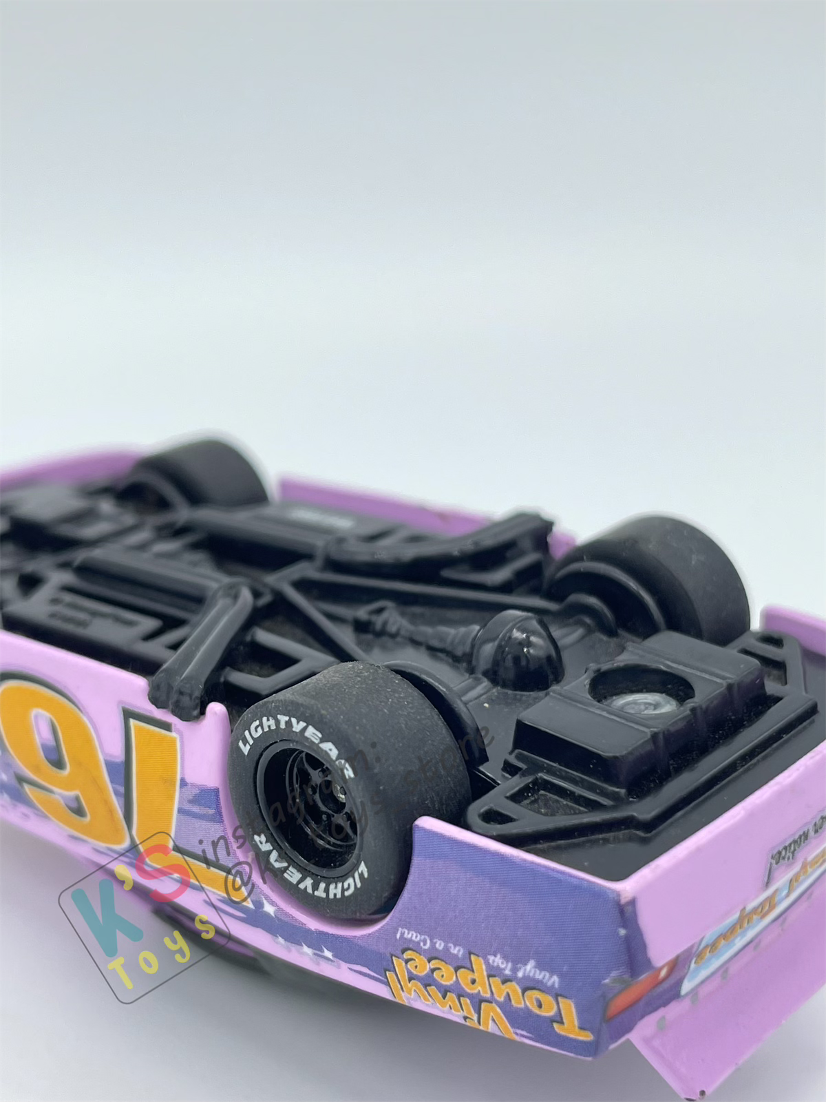 PRE-OWNED / LOOSE DISNEY PIXAR CARS - "VINYL TOUPEE" RUBBER TIRES - GOOD CONDITION
