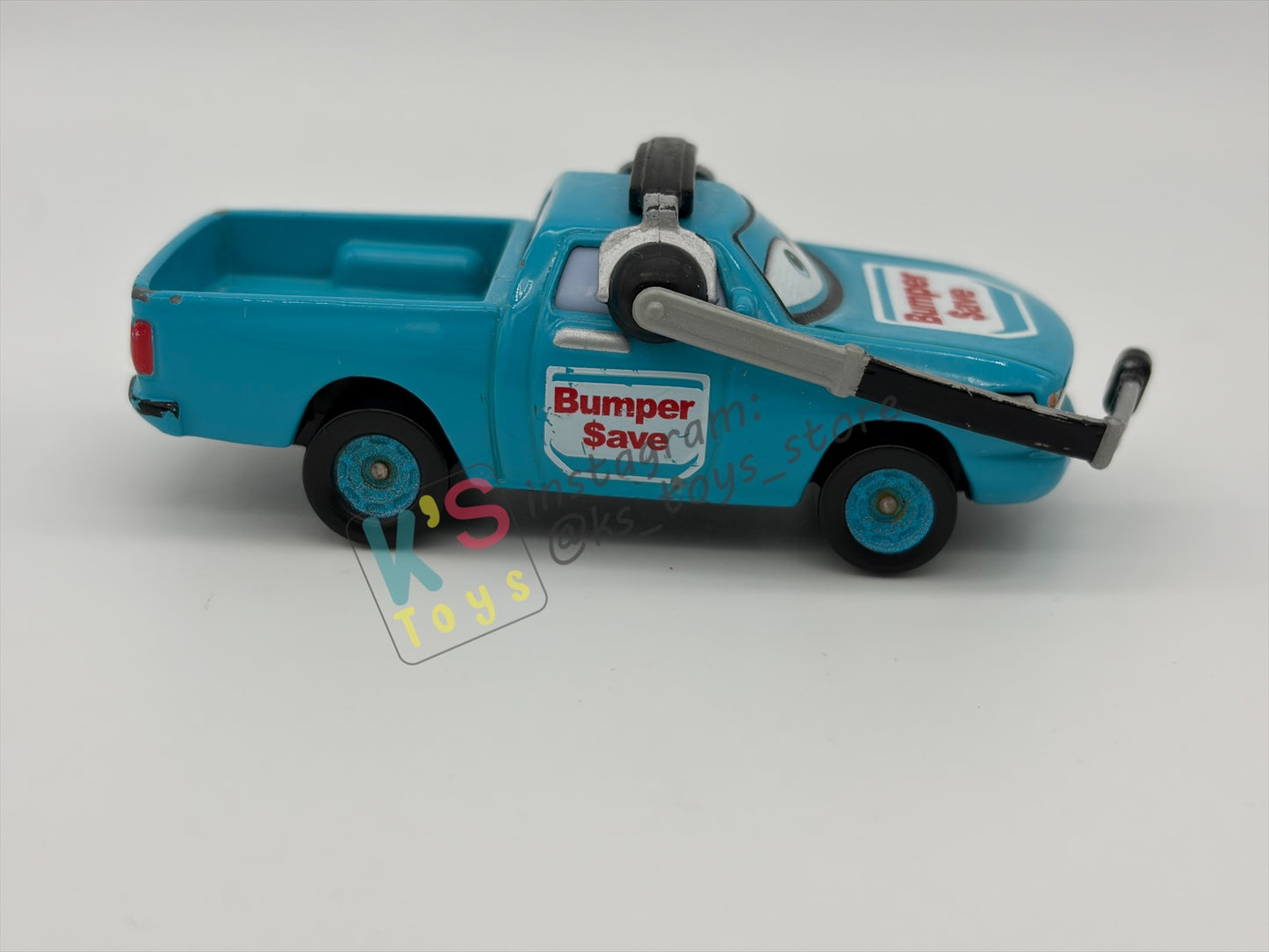 PRE-OWNED / LOOSE DISNEY PIXAR CARS 1:55 BY MATTEL - "BEN DOORDAN / BUMPER SAVE CREW CHIEF" CARS DINOCO 400 - GOOD CONDITION