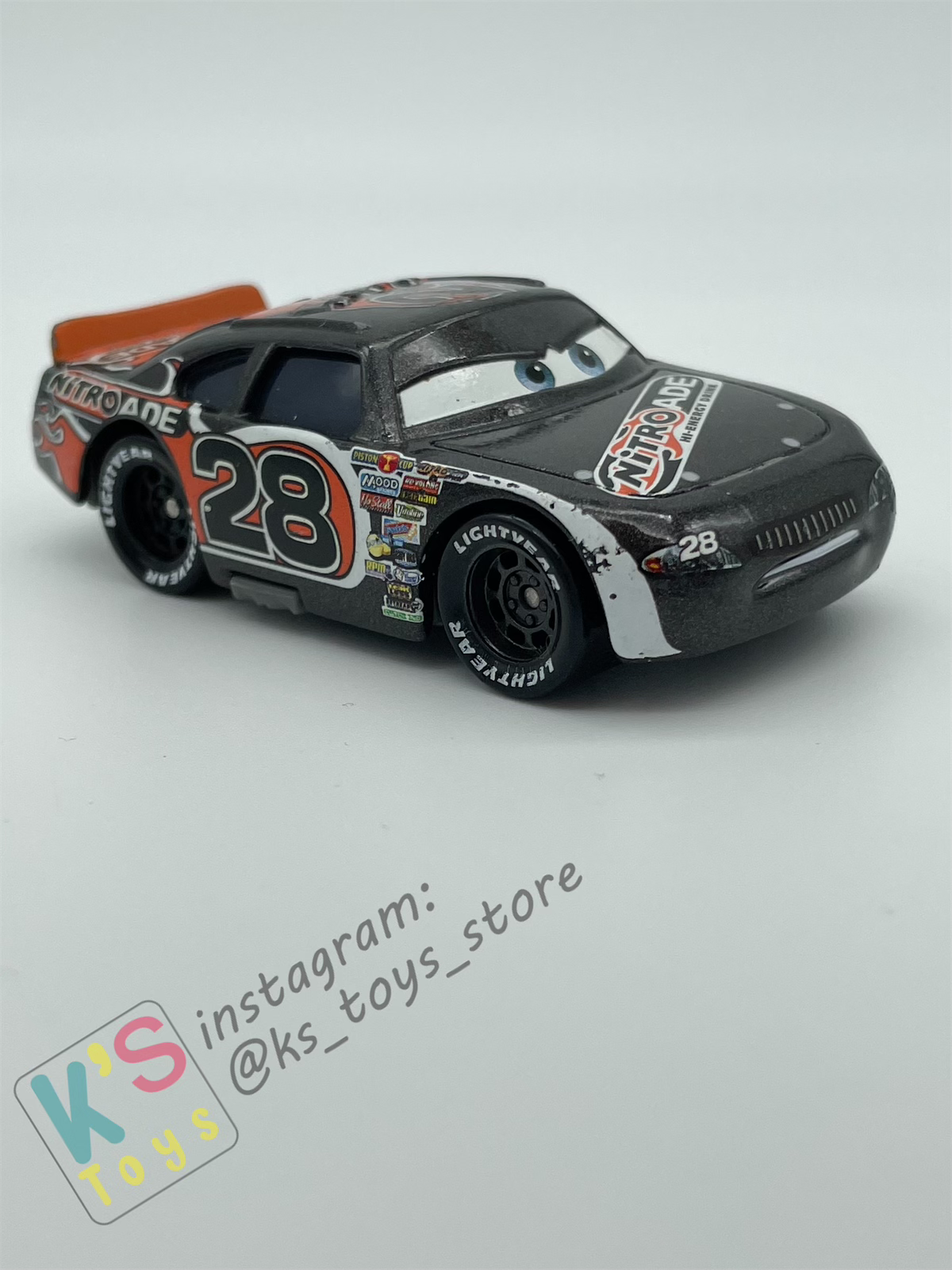 PRE-OWNED / LOOSE DISNEY PIXAR CARS - Nitroade #28 - Aiken Axler - Piston Cup