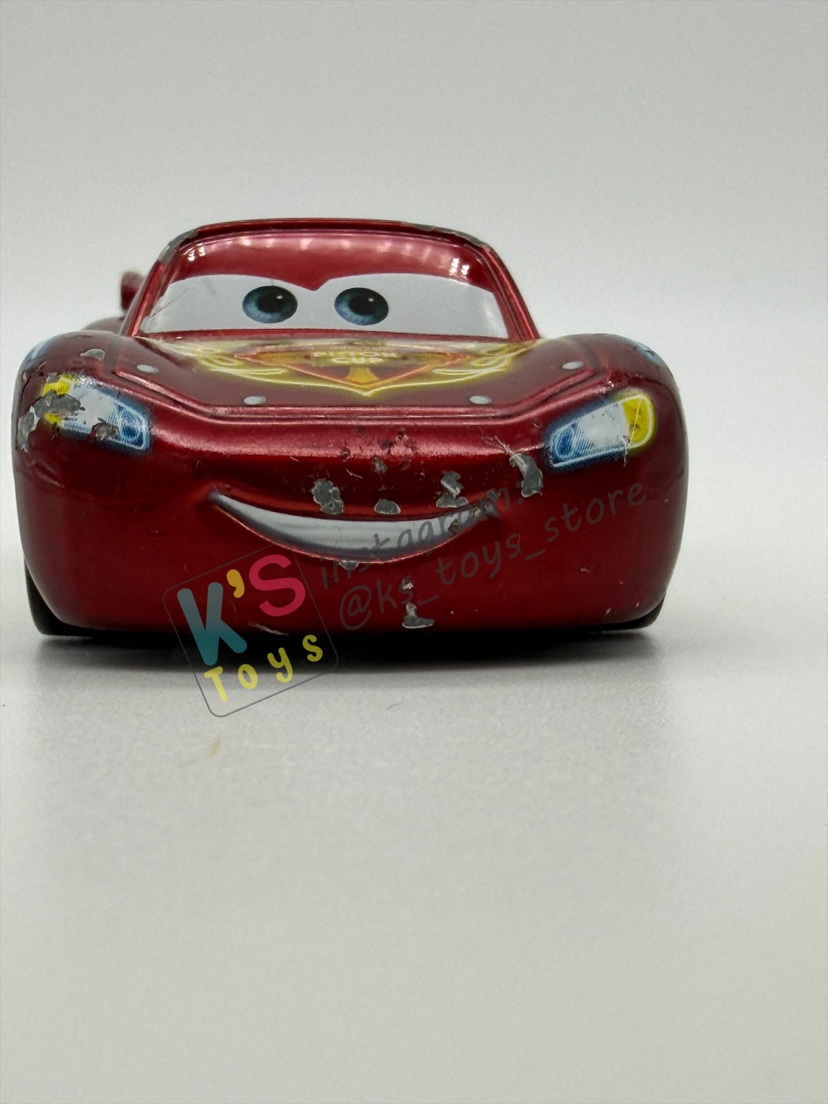 PRE-OWNED / LOOSE DISNEY PIXAR CARS BY MATTEL - "NEON METALLIC DECO LIGHNTING MCQUEEN" - NEON RACERS SERIES - PLAYED WITH GOOD CONDITION - READ DESCRIPTION!!!!!!!!!!!