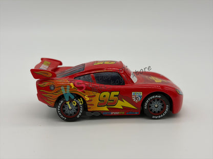 PRE-OWNED / LOOSE DISNEY PIXAR CARS - "LIGHTNING MCQUEEN RACING WHEELS UNIBODY VARIANT" CARS 2 WGP SERIES - NEAR MINT CONDITION - READ DESCRIPTION!!!!!!!!!!