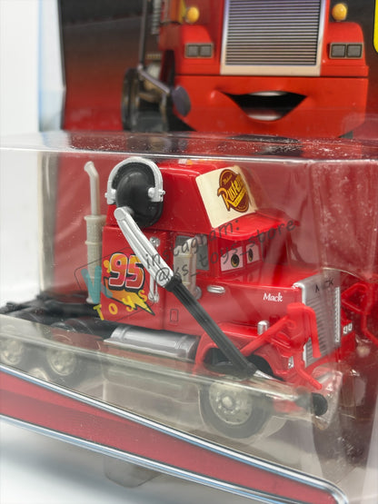 DELUXE DISNEY PIXAR CARS BY MATTEL "PIT CREW MEMBER MACK" 95 PIT CREW SERIES - BNIP