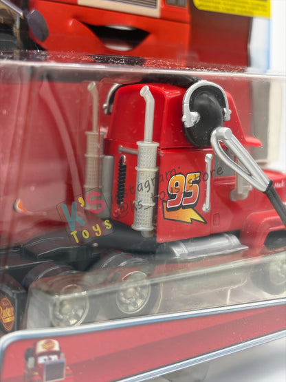 DELUXE DISNEY PIXAR CARS BY MATTEL "PIT CREW MEMBER MACK" 95 PIT CREW SERIES - BNIP