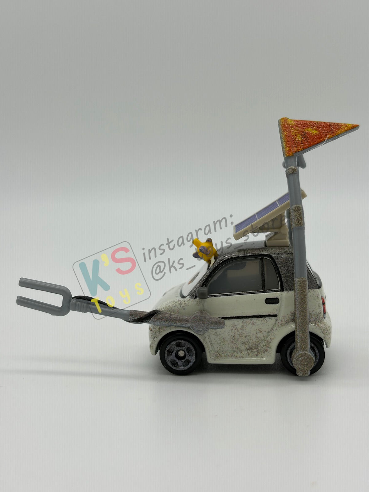 PRE-OWNED / LOOSE DISNEY PIXAR CARS 1:55 BY MATTEL - "KEN ENGINOKI" CARS ON THE ROAD SERIES - NEAR MINT CONDITION