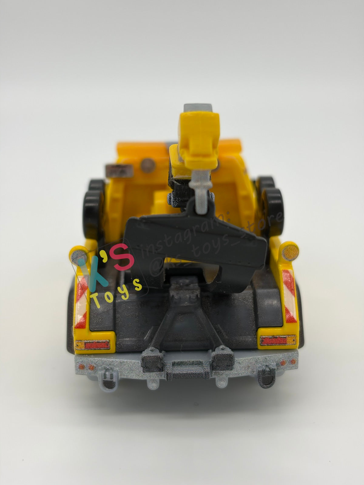 PRE-OWNED / LOOSE DISNEY PIXAR CARS 1:55 BY MATTEL - "CHRIS FREIGHTMAN" CARS ON THE ROAD - NEAR MINT CONDITION