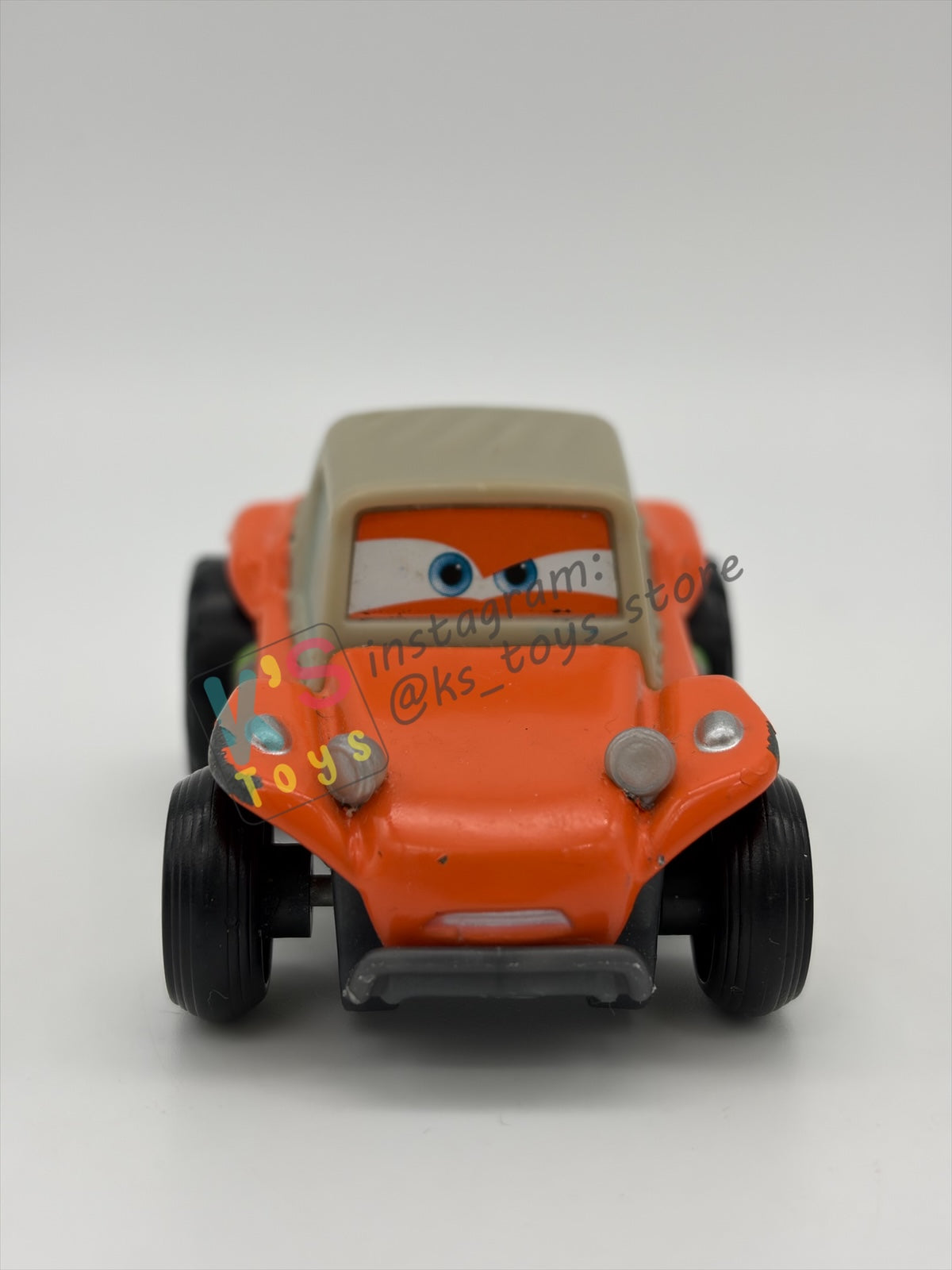 PRE-OWNED / LOOSE DISNEY PIXAR CARS BY MATTEL - "SANDY DUNES" RADIATOR SPRINGS 500 1/2 SERIES - PLAYED CONDITION WITH BROKEN EXHAUST PIPE - READ DESCRIPTION!!!!!!!!!!