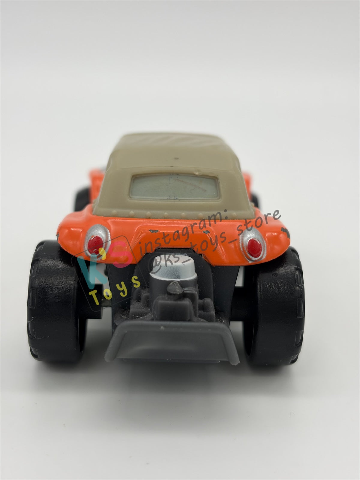 PRE-OWNED / LOOSE DISNEY PIXAR CARS BY MATTEL - "SANDY DUNES" RADIATOR SPRINGS 500 1/2 SERIES - PLAYED CONDITION WITH BROKEN EXHAUST PIPE - READ DESCRIPTION!!!!!!!!!!