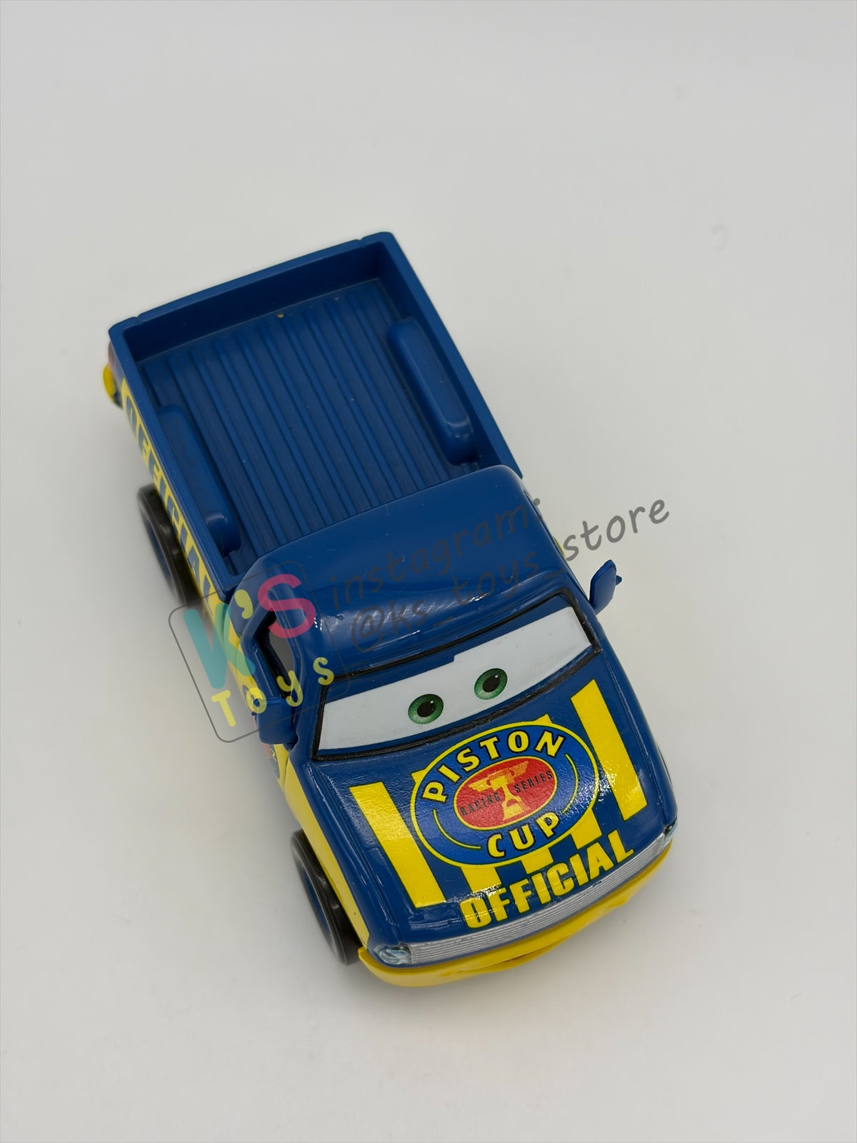 PRE-OWNED / LOOSE DISNEY PIXAR CARS BY MATTEL - "DEXTER HOOVER YELLOW MISSING YELLOW FLAG" CARS SERIES - NEAR MINT CONDITION BUT MISSING YELLOW FLAG - READ DESCRIPTION!!!!!!!!!!