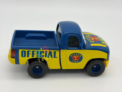 PRE-OWNED / LOOSE DISNEY PIXAR CARS BY MATTEL - "DEXTER HOOVER YELLOW MISSING YELLOW FLAG" CARS SERIES - NEAR MINT CONDITION BUT MISSING YELLOW FLAG - READ DESCRIPTION!!!!!!!!!!