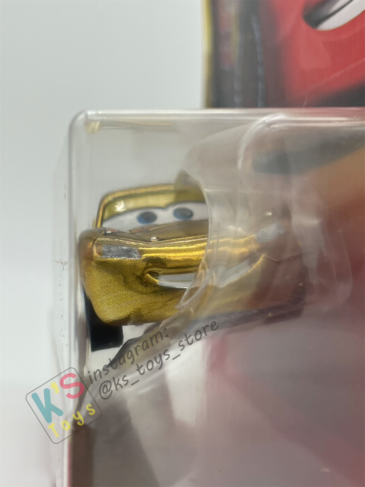 DISNEY PIXAR CARS BY MATTEL "GOLDEN LIGHTNING MCQUEEN" - BNIP