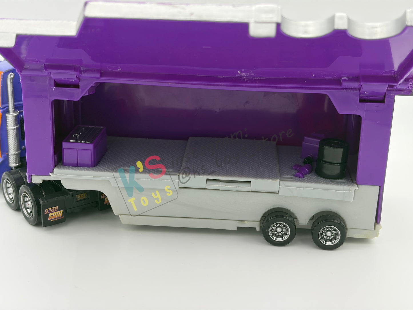 PRE-OWNED / LOOSE HAULER DISNEY PIXAR CARS BY MATTEL, "BOBBY SWIFT’S HAULERS" CARS 3 SERIES, IN GOOD CONDITION - PLEASE READ DESCRIPTION!!!!!!!!!!