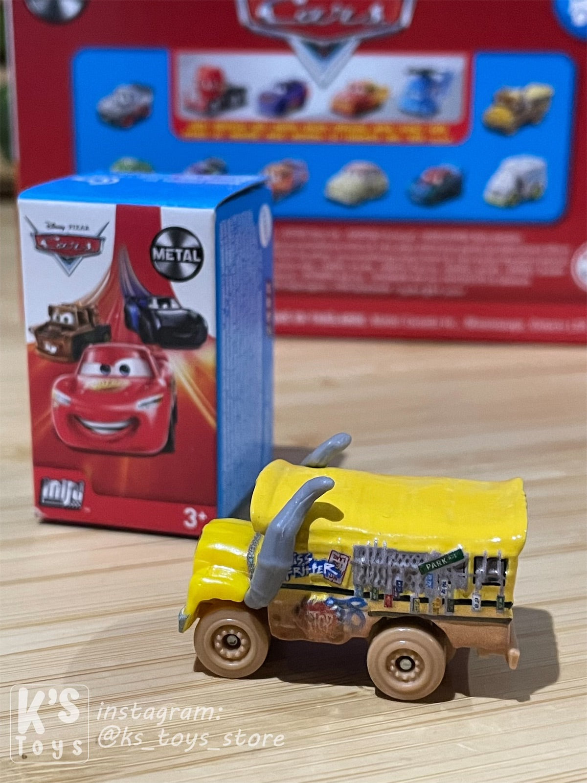 Mini Racers Pixar Disney Cars, 2021 Series 2 #18 MUDDY MISS FRITTER