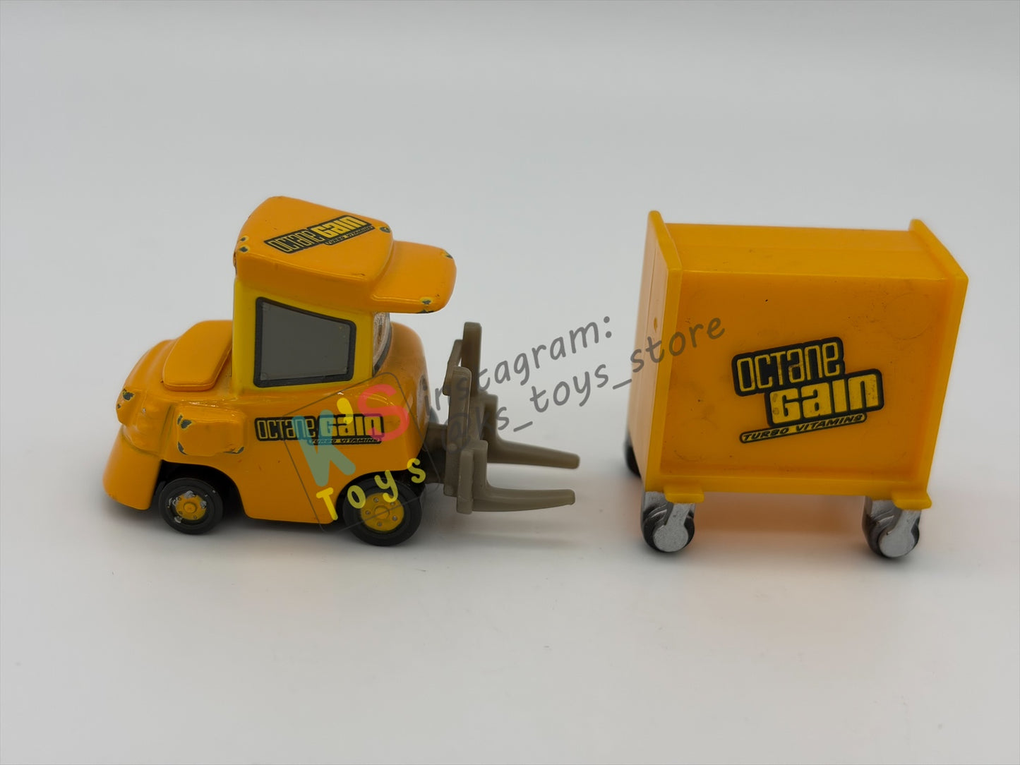 PRE-OWNED / LOOSE DISNEY PIXAR CARS - "OCTANE GAIN PITTY / DUDLEY SPARE" CARS 1 - PLAYED CONDITION - READ DESCRIPTION!!!!!!