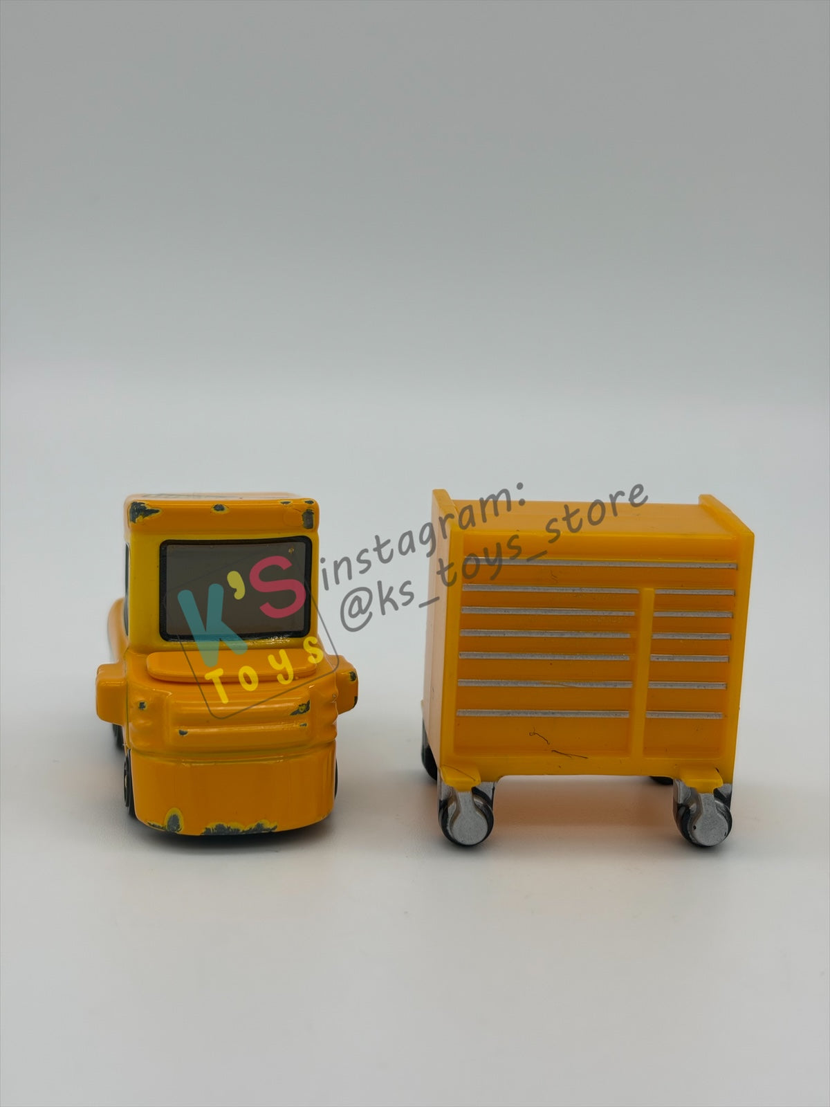 PRE-OWNED / LOOSE DISNEY PIXAR CARS - "OCTANE GAIN PITTY / DUDLEY SPARE" CARS 1 - PLAYED CONDITION - READ DESCRIPTION!!!!!!