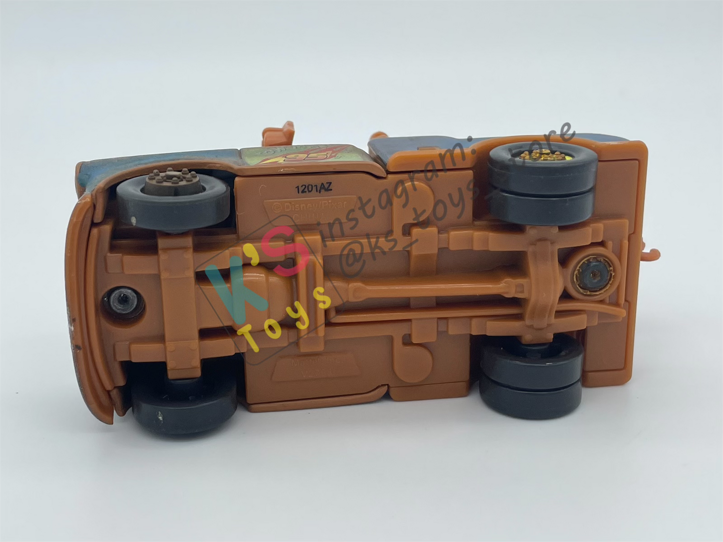 PRE-OWNED / LOOSE DISNEY PIXAR CARS - "WASABI MATER" TOKYO SPY MIX-UP 10 PACK - DISPLAYED CONDITION
