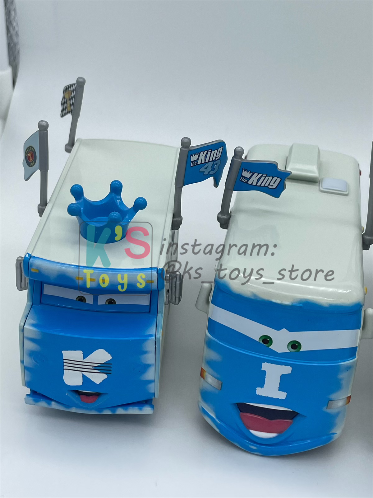 PRE-OWNED / LOOSE DISNEY PIXAR CARS "THE CONVOY BROTHERS" D23 EXPO PROMO EXCLUSIVE SERIES IN 2013 SDCC - DISPLAYED CONDITION