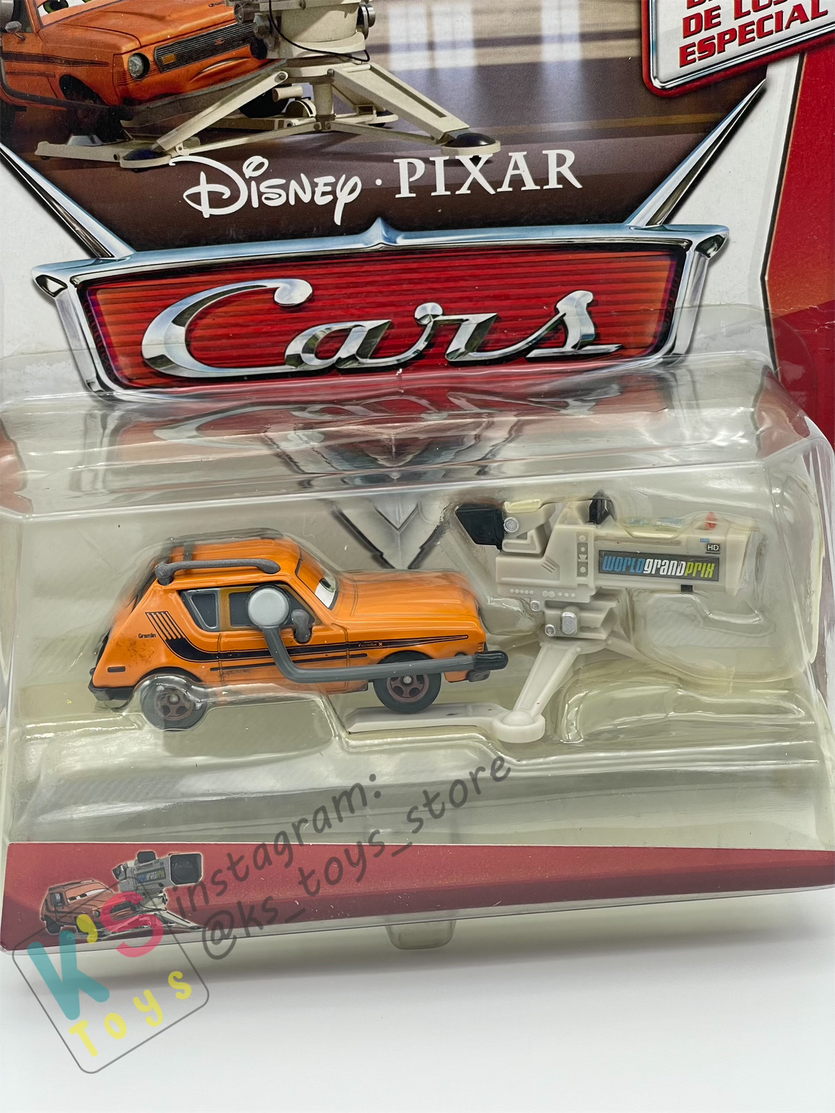 RARE DELUXE DISNEY PIXAR CARS "GREM WITH CAMERA" - LEMONS - BNIP