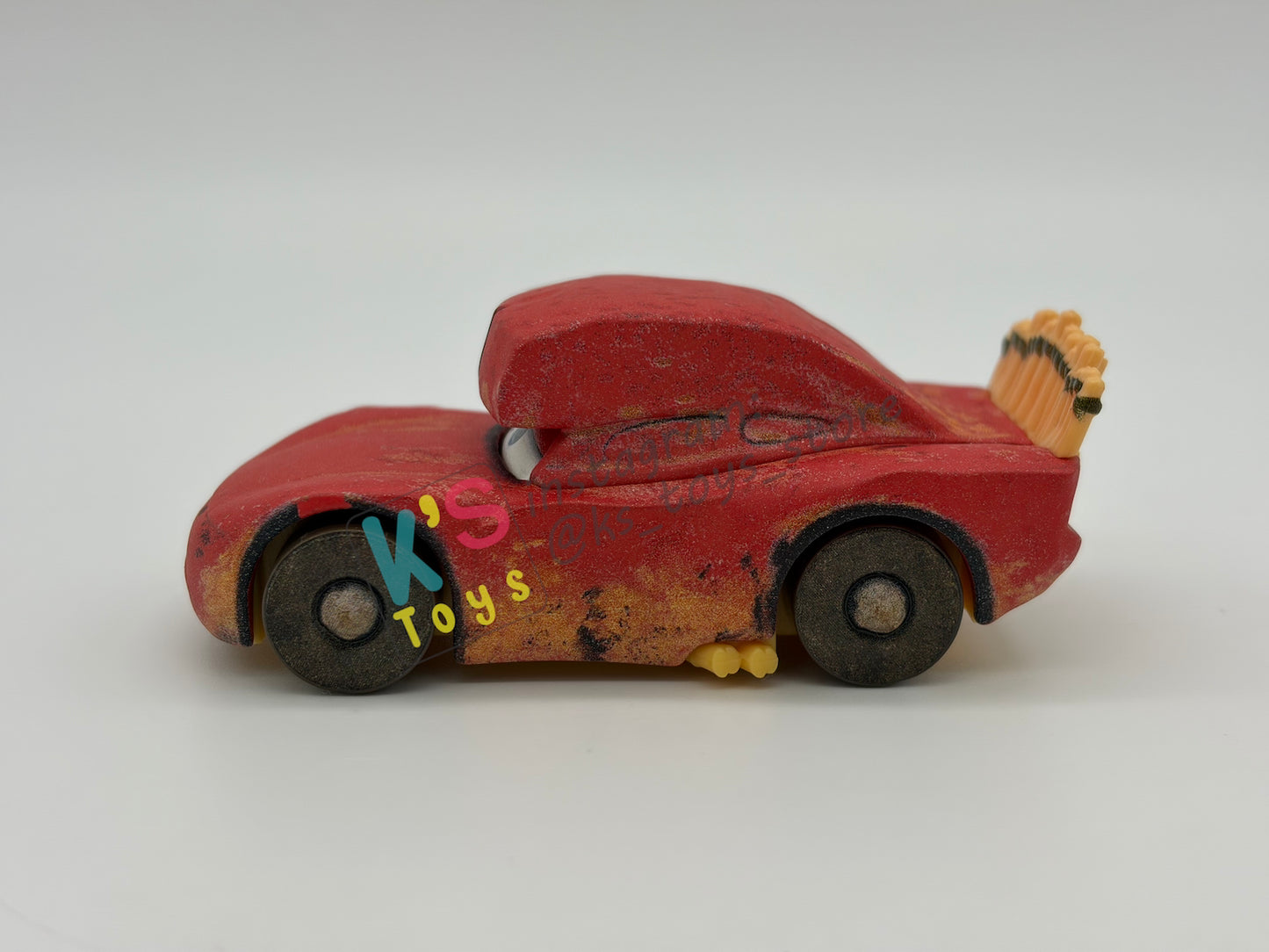 PRE-OWNED / LOOSE DISNEY PIXAR CARS - “CAVE LIGHTNING MCQUEEN" - CARS ON THE ROAD SERIES - NEAR MINT CONDITION