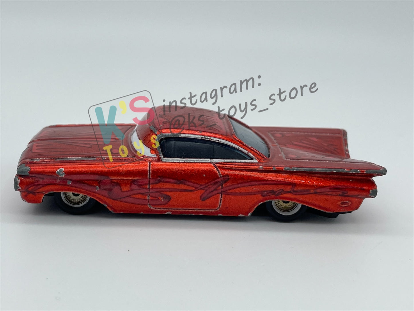 PRE-OWNED / LOOSE DISNEY PIXAR CARS BY MATTEL - "HYDRAULIC RAMONE" - PLAYED WITH CONDITION - READ DESCRIPTION!!!!!!!!!!!