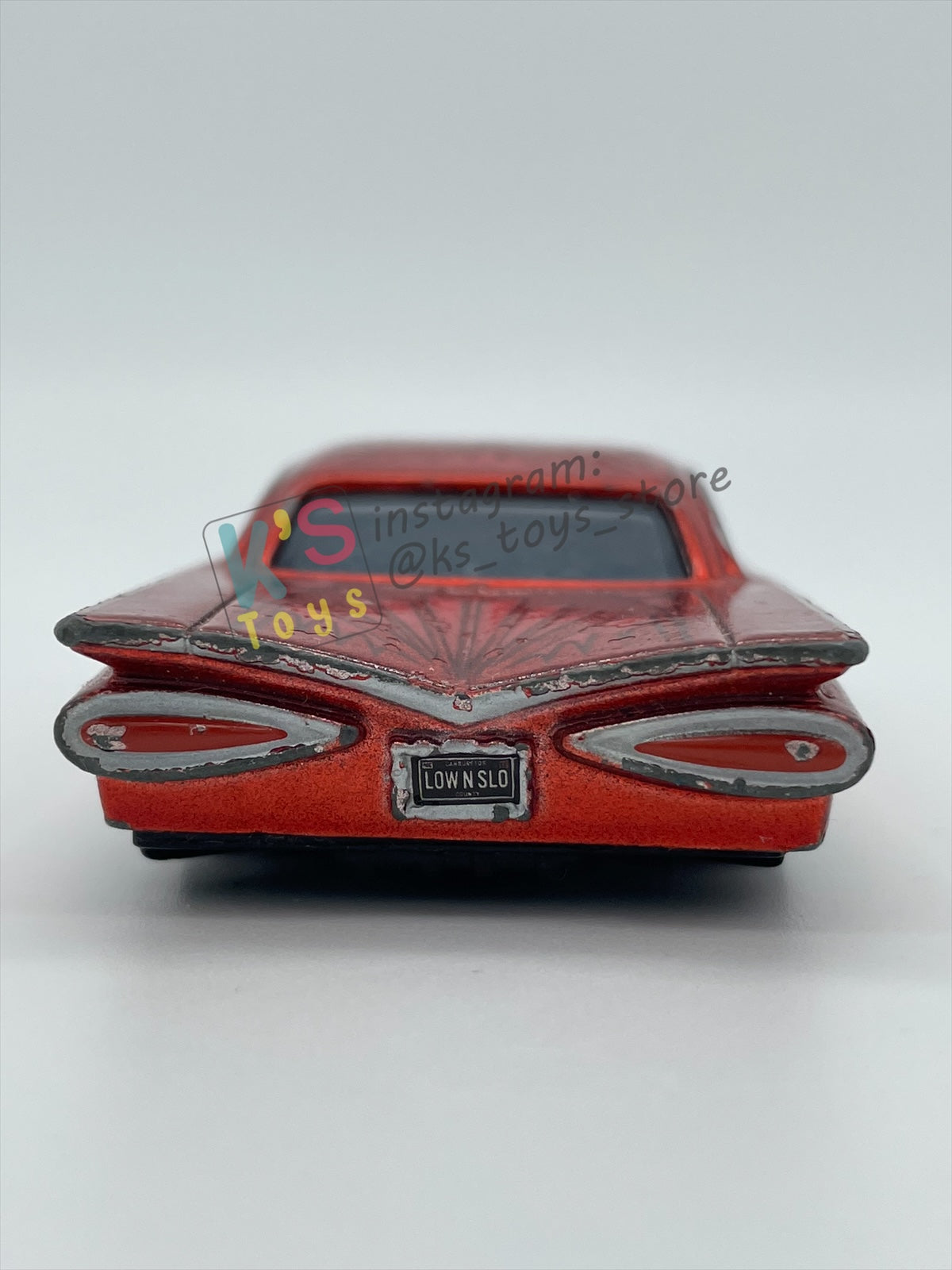 PRE-OWNED / LOOSE DISNEY PIXAR CARS BY MATTEL - "HYDRAULIC RAMONE" - PLAYED WITH CONDITION - READ DESCRIPTION!!!!!!!!!!!