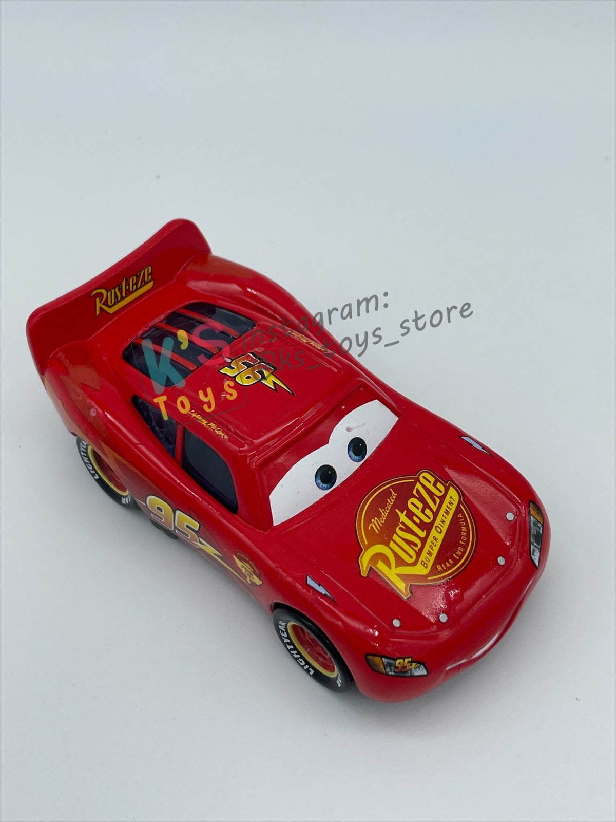 PRE-OWNED / LOOSE DISNEY PIXAR CARS 1:55 BY MATTEL - "HUDSON HORNET PISTON CUP LIGHTNING MCQUEEN" CARS 2 SERIES - NEAR MINT CONDITION