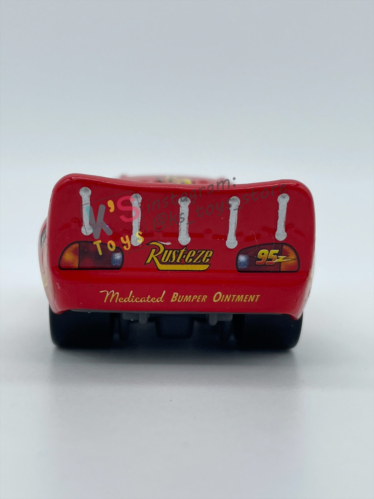 PRE-OWNED / LOOSE DISNEY PIXAR CARS 1:55 BY MATTEL - "HUDSON HORNET PISTON CUP LIGHTNING MCQUEEN" CARS 2 SERIES - NEAR MINT CONDITION