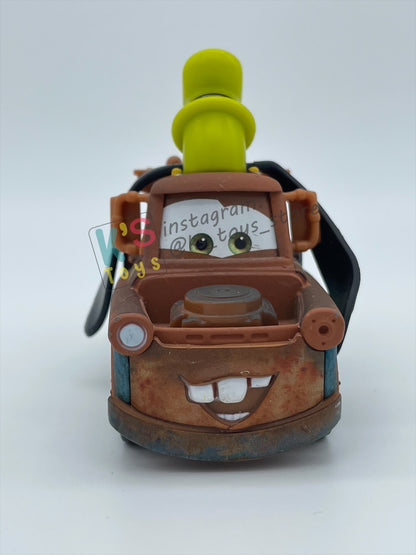 PRE-OWNED / LOOSE DISNEY PIXAR CARS - "GOOFY MATER" EXCLUSIVE DISNEY PARKS - NEAR MINT CONDITION