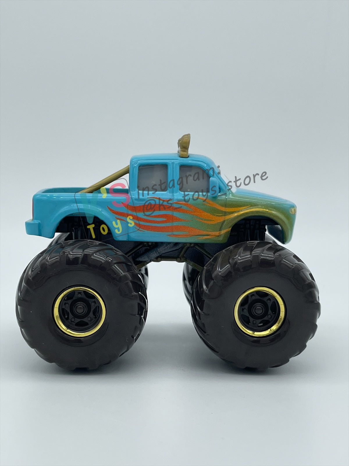 PRE-OWNED / LOOSE DISNEY PIXAR CARS - "IVY" CARS ON THE ROAD, SHOW TIME - MINT CONDITION