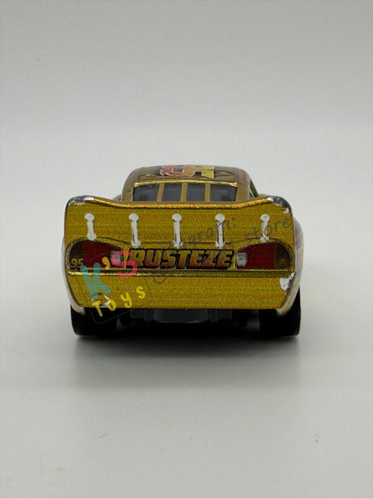 PRE-OWNED / LOOSE DISNEY PIXAR CARS - "GOLDEN LIGHTNING MCQUEEN (2021 PROMO)" 2021 PROMO SERIES - GOOD CONDITION