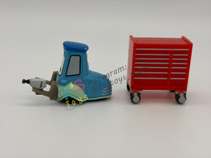PRE-OWNED / LOOSE DISNEY PIXAR CARS - "PIT CREW MEMBER GUIDO" CARS SERIES - NEAR MINT CONDITION