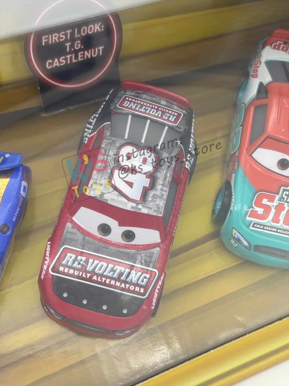 GIFT SET OF DISNEY PIXAR CARS 1:55 BY MATTEL - RACE TO WIN 4-PACK "T.G CASTLENUT, MURRAY CLUTCHBURN, DANNY SWERVEZ, TIM TREADLESS" - BNIB