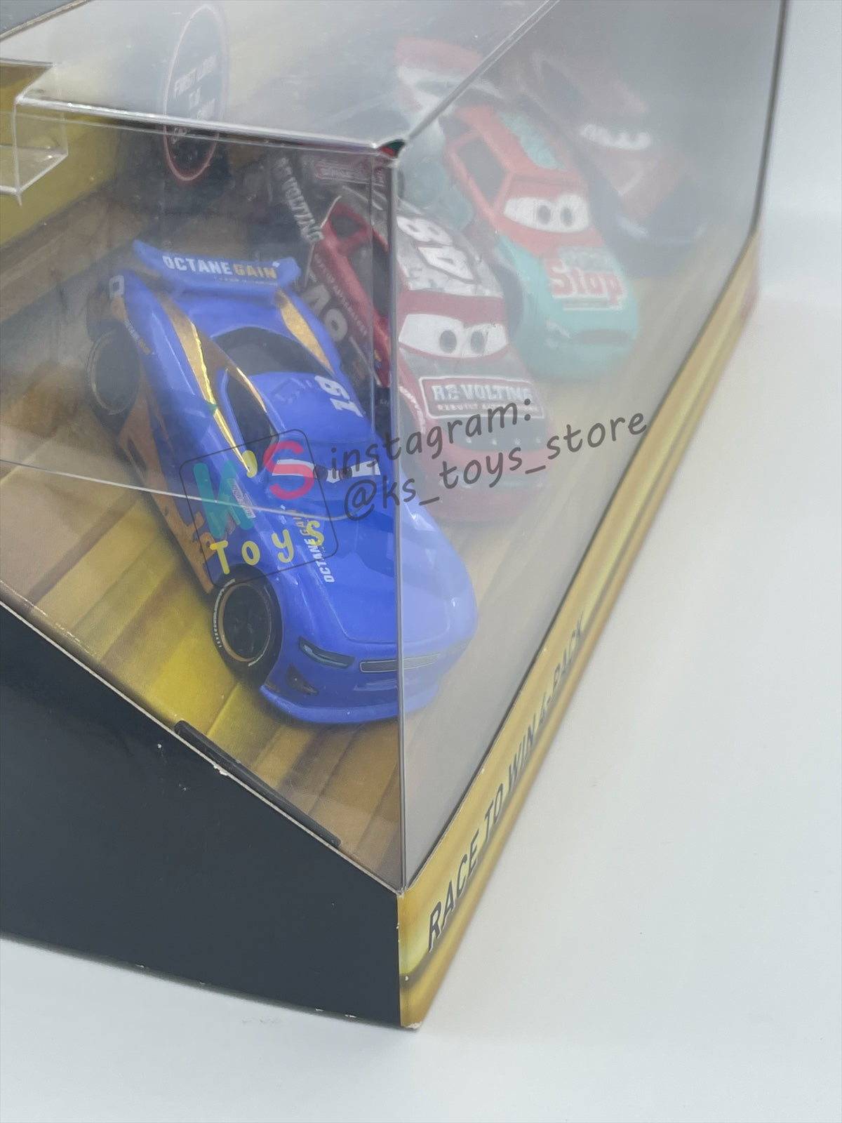 GIFT SET OF DISNEY PIXAR CARS 1:55 BY MATTEL - RACE TO WIN 4-PACK "T.G CASTLENUT, MURRAY CLUTCHBURN, DANNY SWERVEZ, TIM TREADLESS" - BNIB
