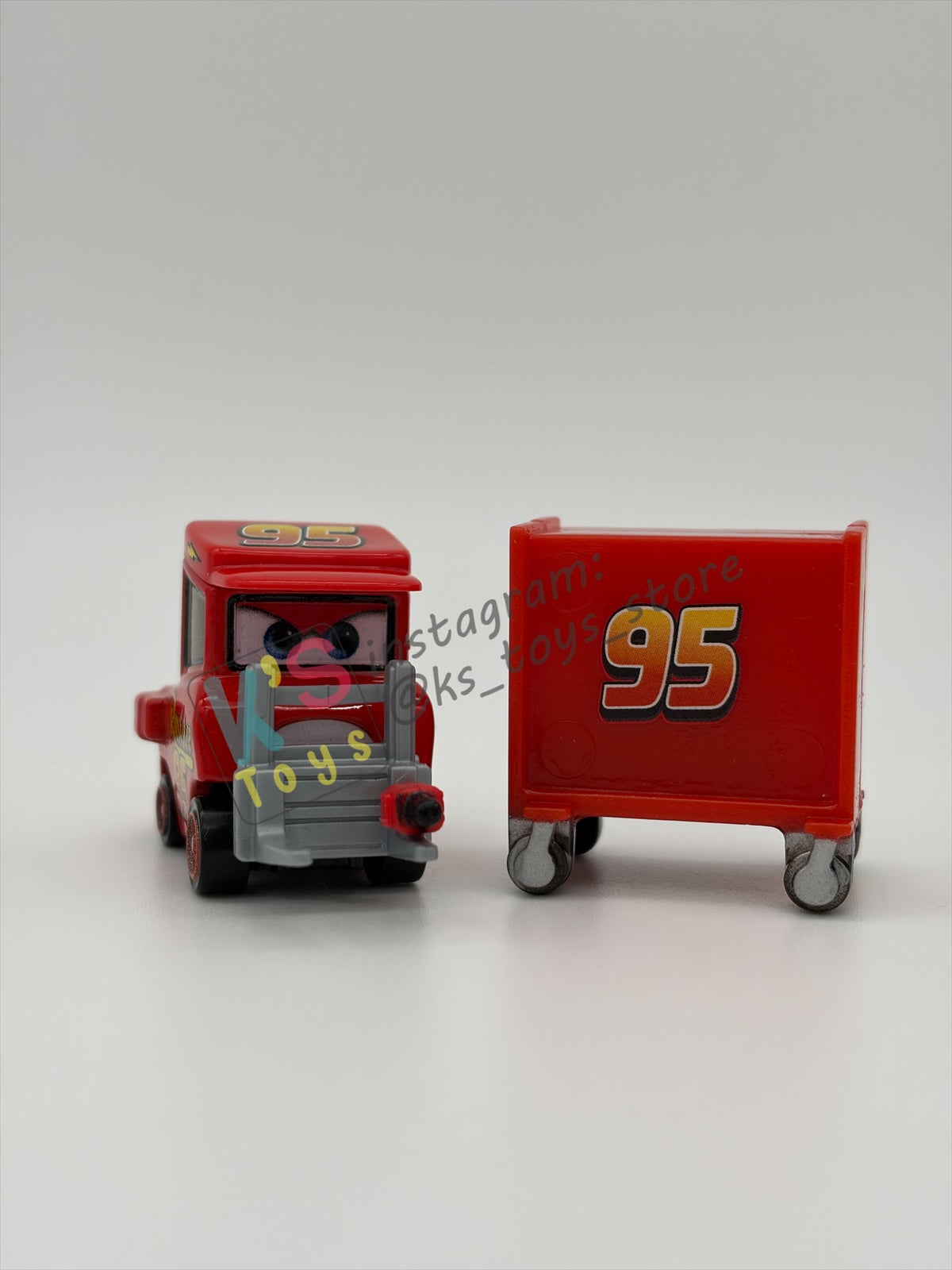 PRE-OWNED / LOOSE DISNEY PIXAR CARS - "MY NAME IS NOT CHUCK WITH CART" CARS 1 - PRE-OWNED IN GOOD CONDITION - READ DESCRIPTION!!!!!!