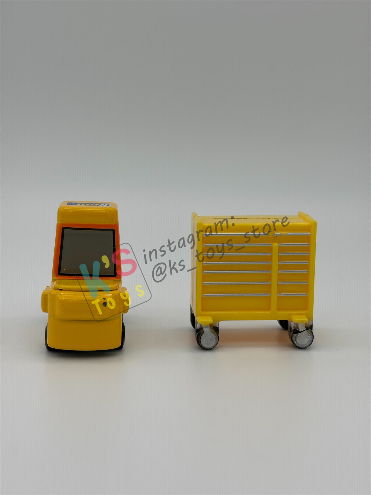PRE-OWNED / LOOSE DISNEY PIXAR CARS - "PETROL PULASKI / RPM PITTY" CARS 1 - PRE-OWNED IN GOOD CONDITION - READ DESCRIPTION!!!!!!