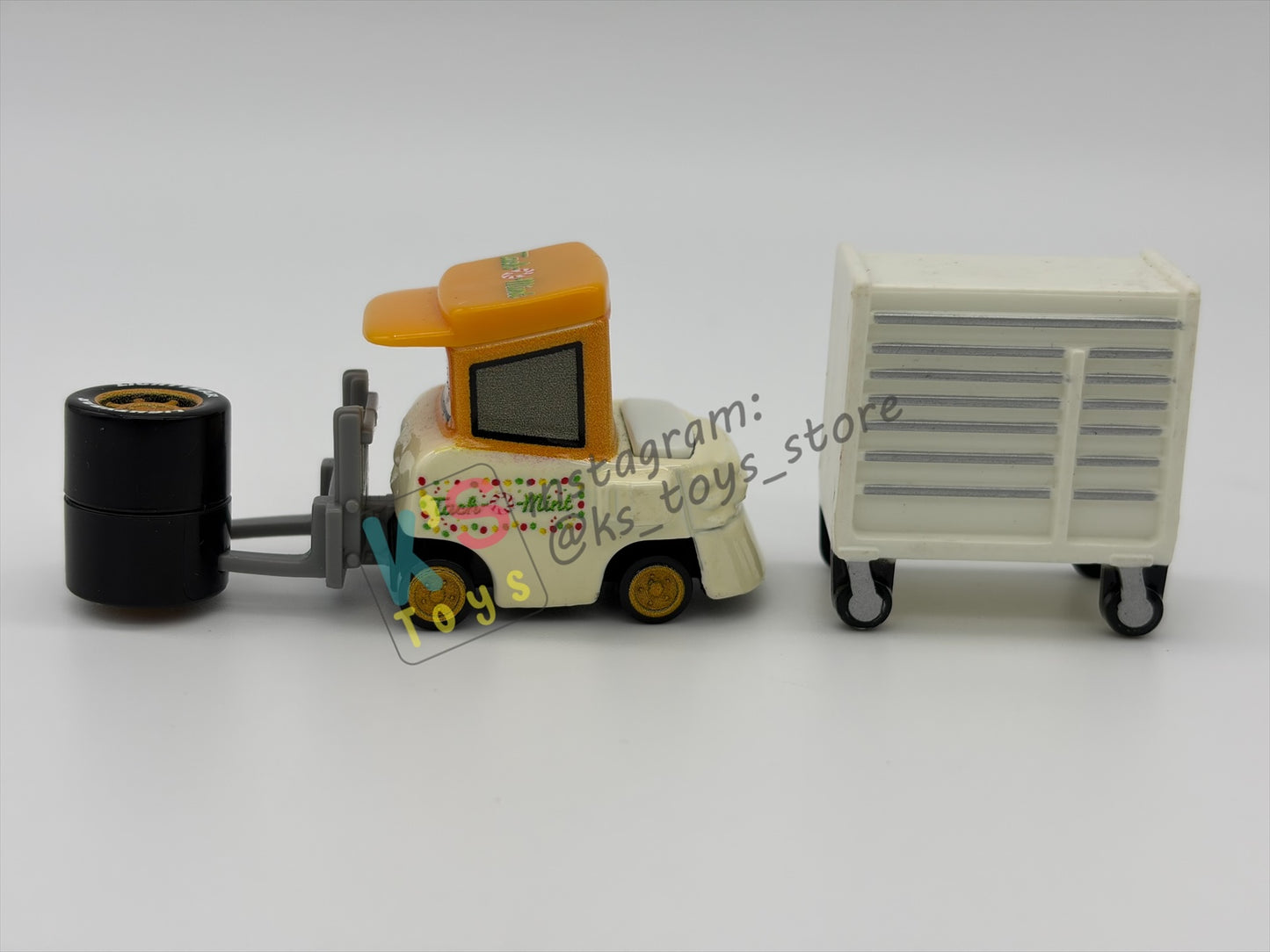 PRE-OWNED / LOOSE DISNEY PIXAR CARS - "BRYN IMAGEARE" CARS - NEAR MINT - READ DESCRIPTION!!!!!!